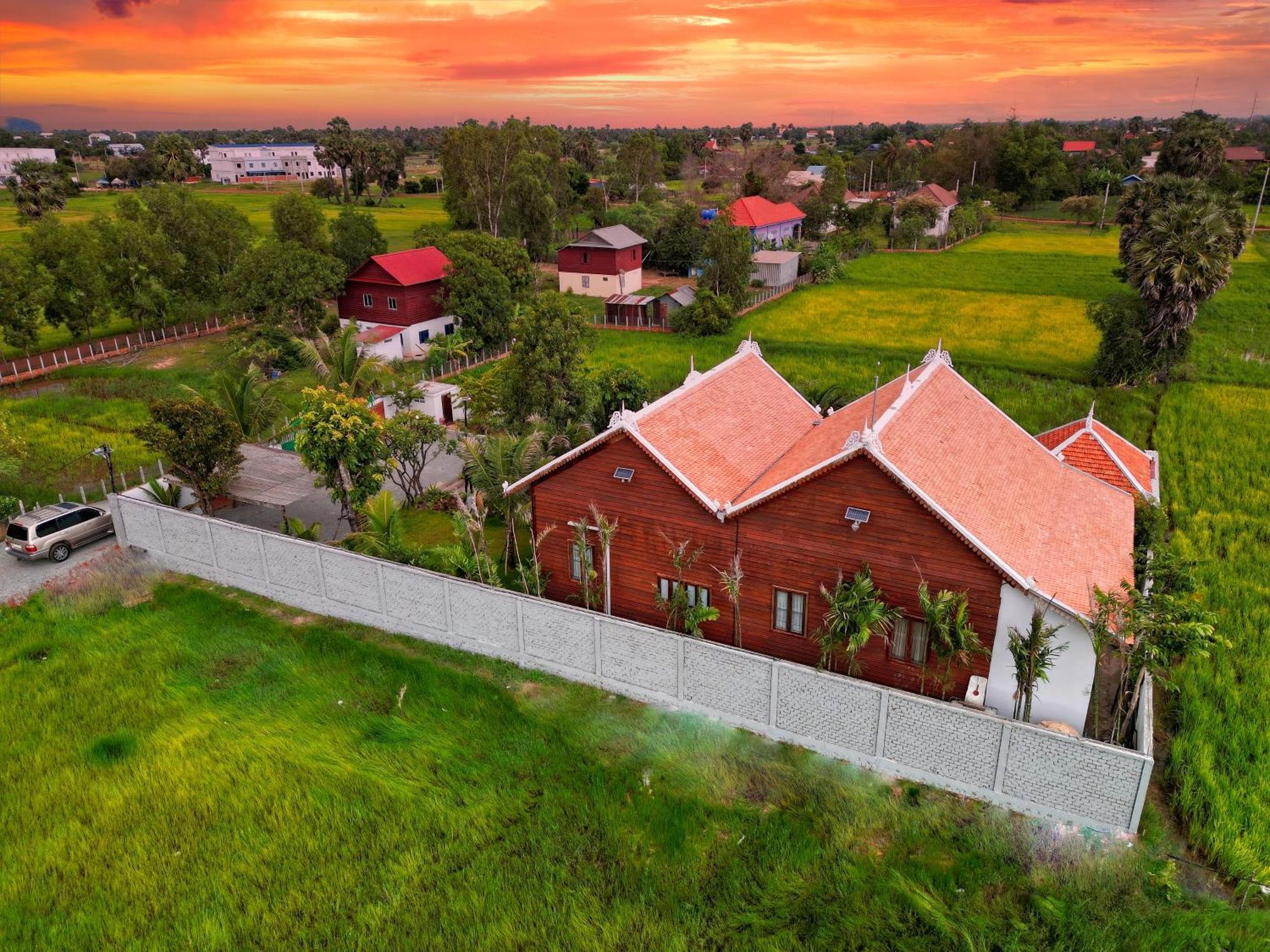Isann Lodge Siem Reap Exterior photo