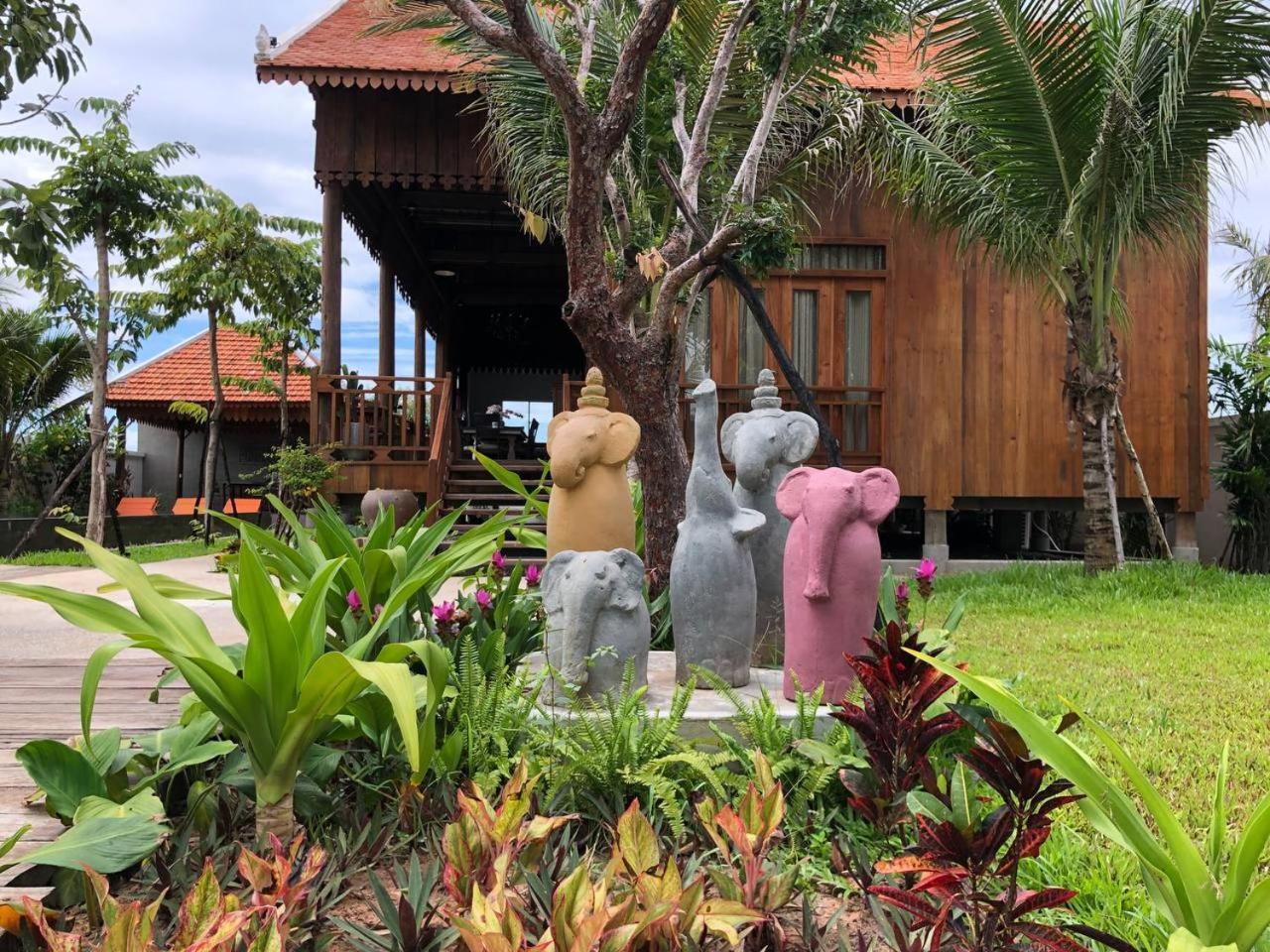 Isann Lodge Siem Reap Exterior photo