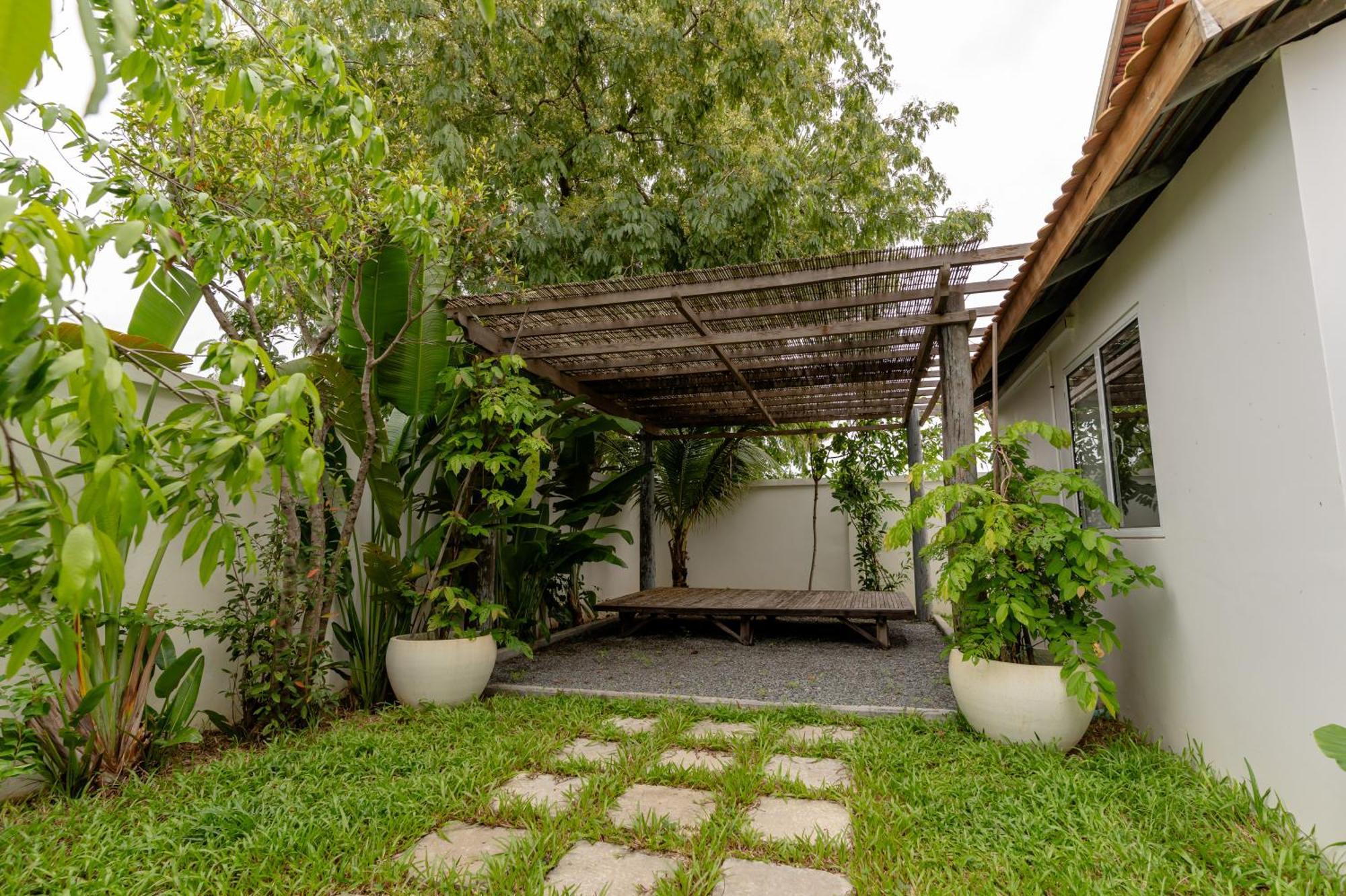 Isann Lodge Siem Reap Exterior photo
