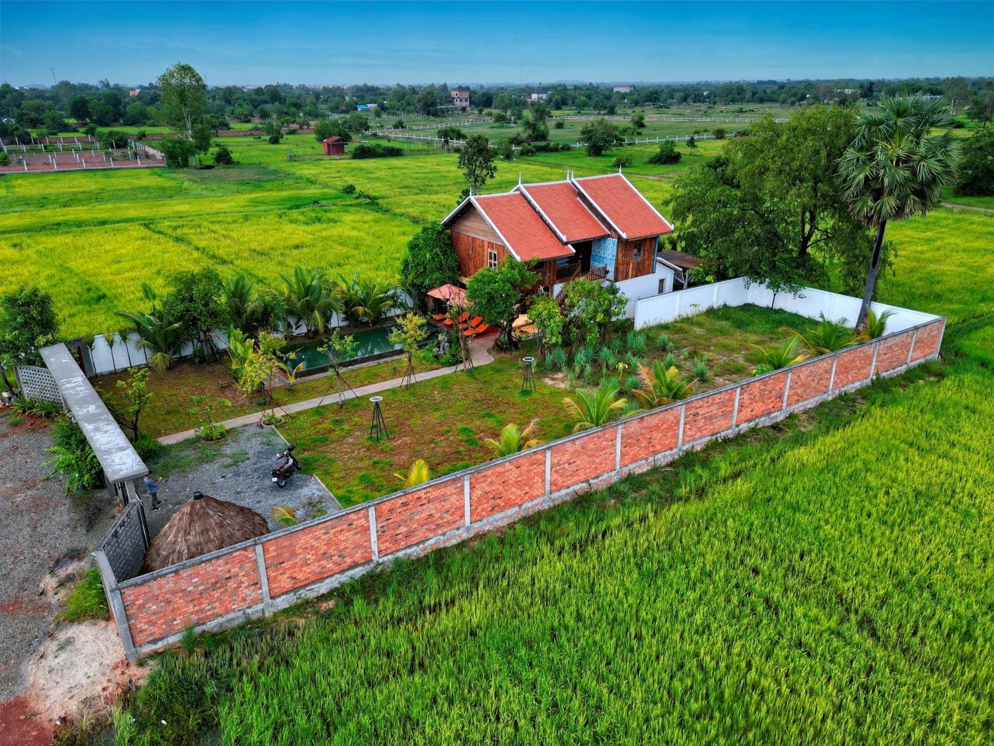 Isann Lodge Siem Reap Exterior photo