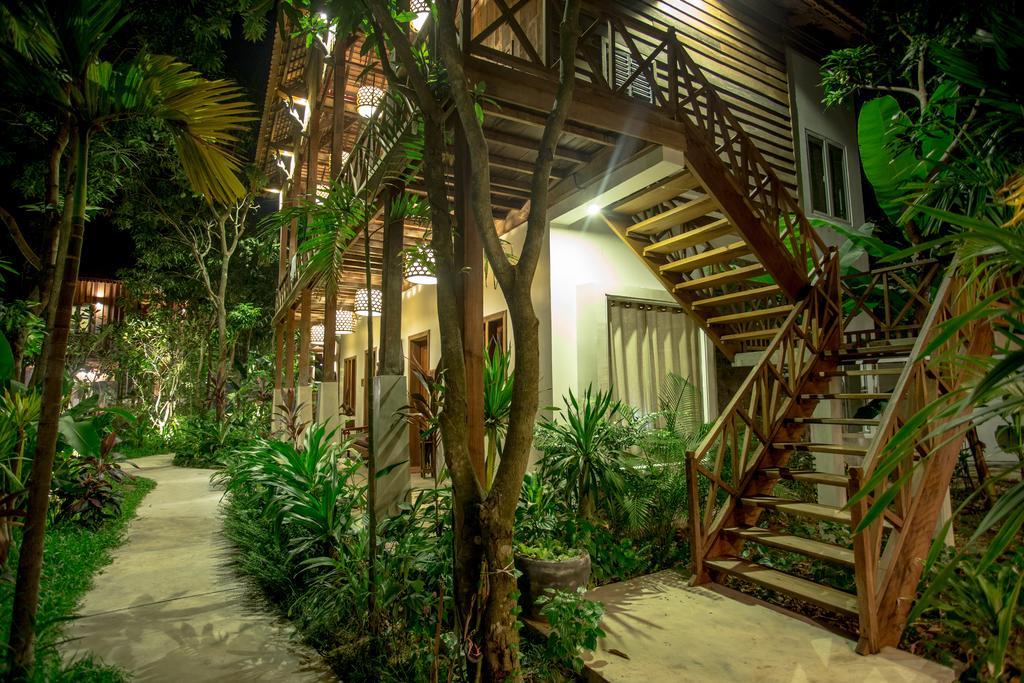 Isann Lodge Siem Reap Exterior photo